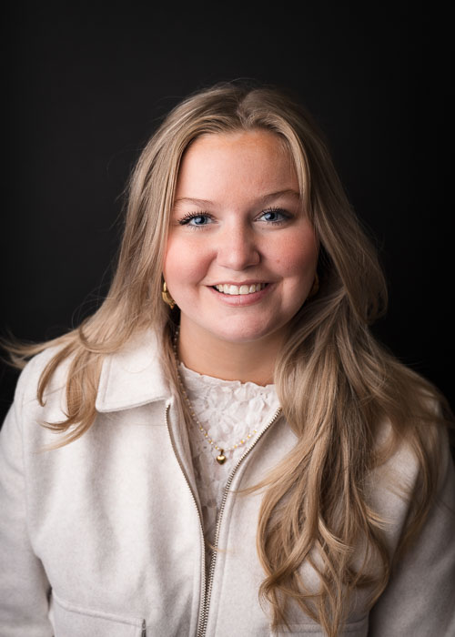 Portretshoot van een dochter in de studio.